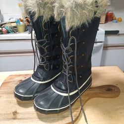 Girls JBU Snow / Rain Boots In Brand New Condition