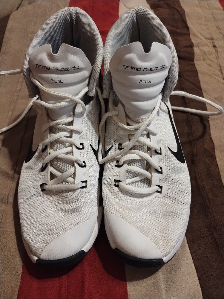 Shoes & Sports Equipment