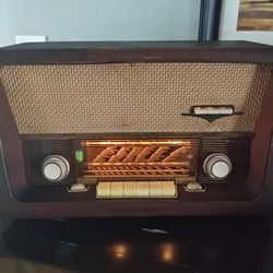 Old Antique Radio 1920s