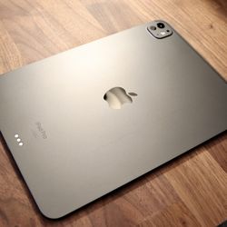iPad Pro 11” M4 256GB WiFi + Pencil Pro + Magic Keyboard + AppleCare+ 2027