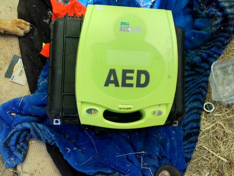 Zoll AED PLUS Defibrillator