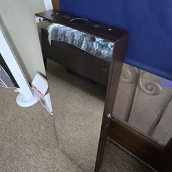 Lockable Jewelery Cabnet 