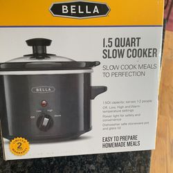 Bella 1.5 qt Slow Cocker With Tempered Glass Lid