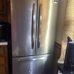 Frigidaire Refrigerator 
