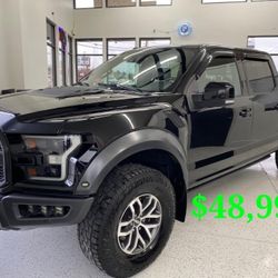 2017 Ford RAPTOR  4X4.           $48,991!