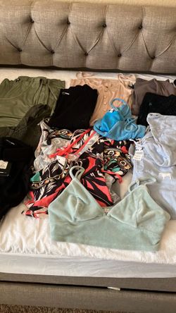 Size medium clothing bundle