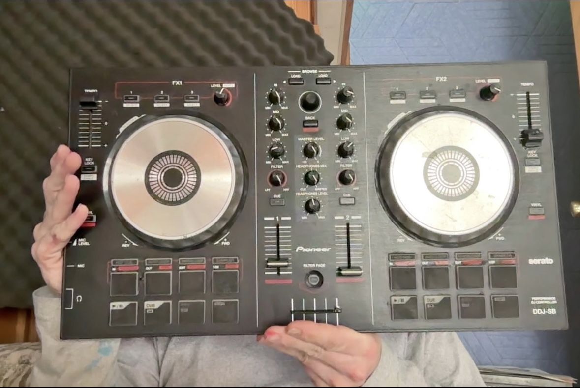 Pioneer DJ ddj-sb Controller