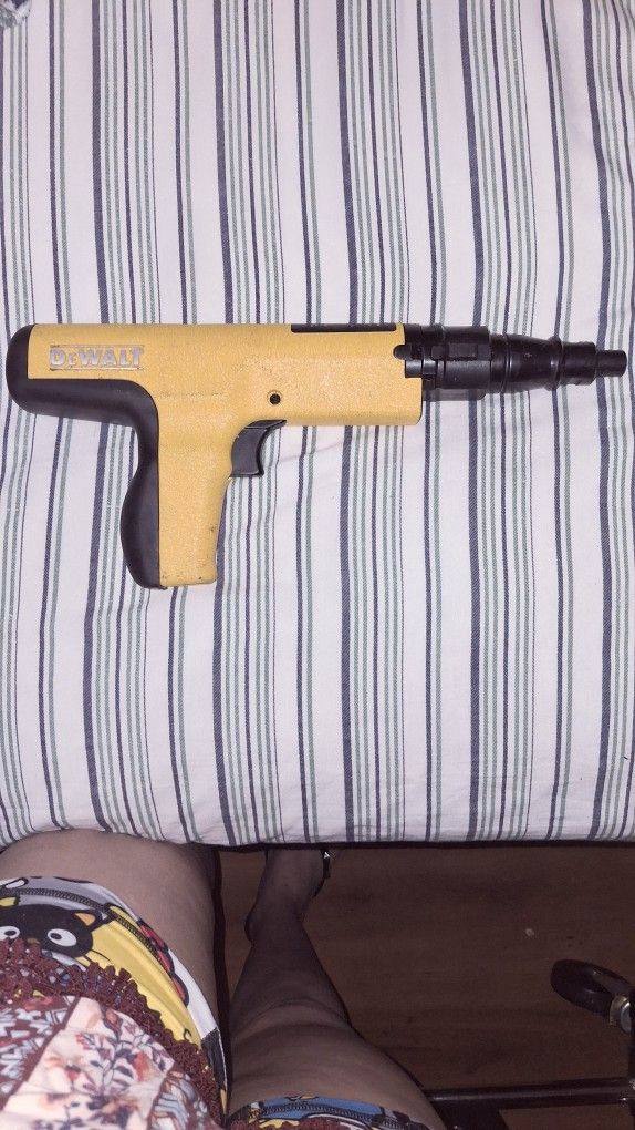 DEWALT Semi-Automatic Powder Actuated Trigger Tool