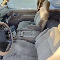 98 obs Chevy suburban seats  auto parts