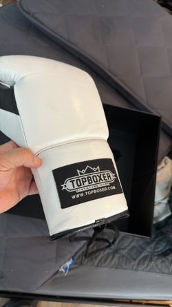 Topboxer alien white new 16 oz