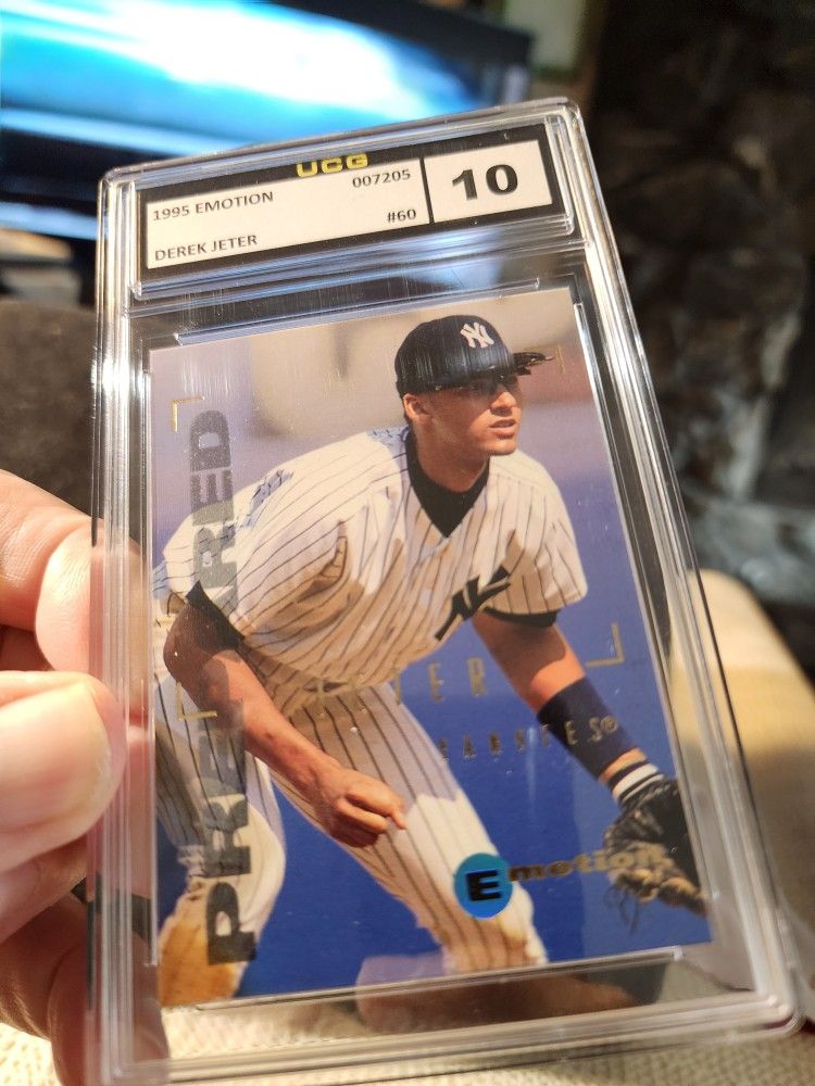 1995 Skybox Emotion Derek Jeter #60 UCG10 GEM MT HOF
