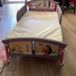 Disney Princess Toddler Bed-free