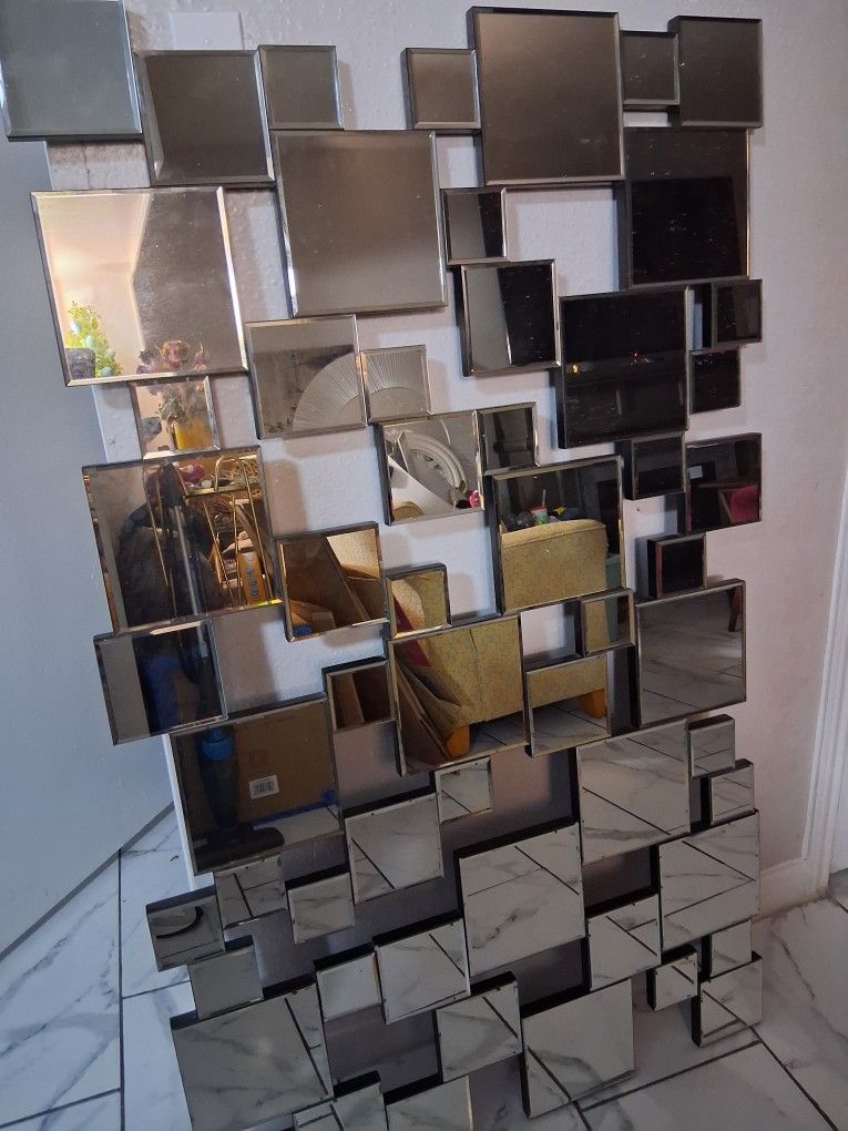 Big Puzzled Mirror 