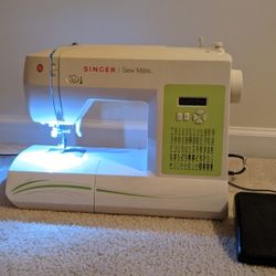 Singer Sewmate 5400 Sewing Machine *Read Listing** 