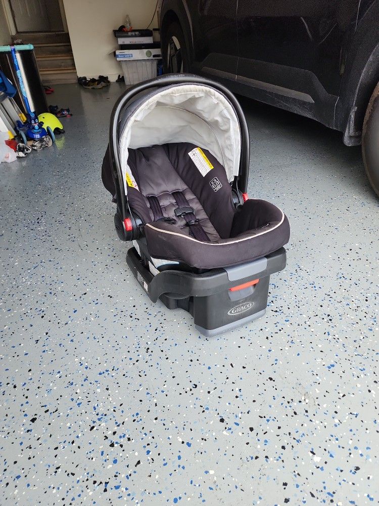 Graco Baby Car Seat With Stroller