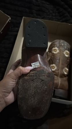 Boots size 8
