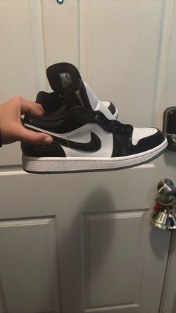 Nike dunks black white