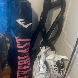 Everlast Boxing Stand With  Heavy Bag