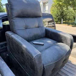 Lift Chair. Works Great