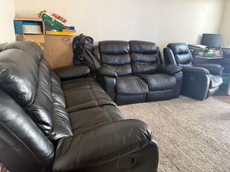 FREE Black Leather couches! Gratis!
