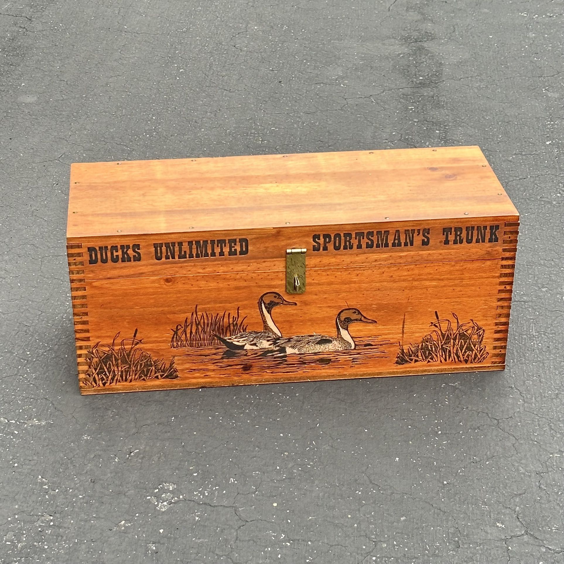 Ducks Unlimited Sportsman's Trunk Storage Box Dovetail Wood Duck Vintage
