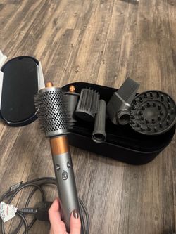 Dyson Airwrap Multi-Styler with Attachments and Case