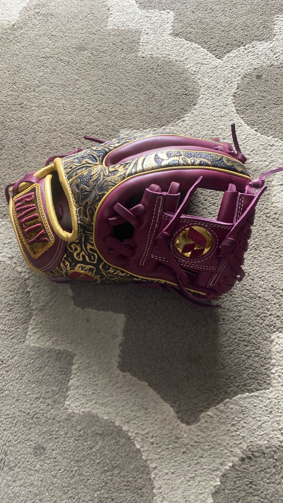 Rally Mexican Infield Baseball Glove Size 11.5”