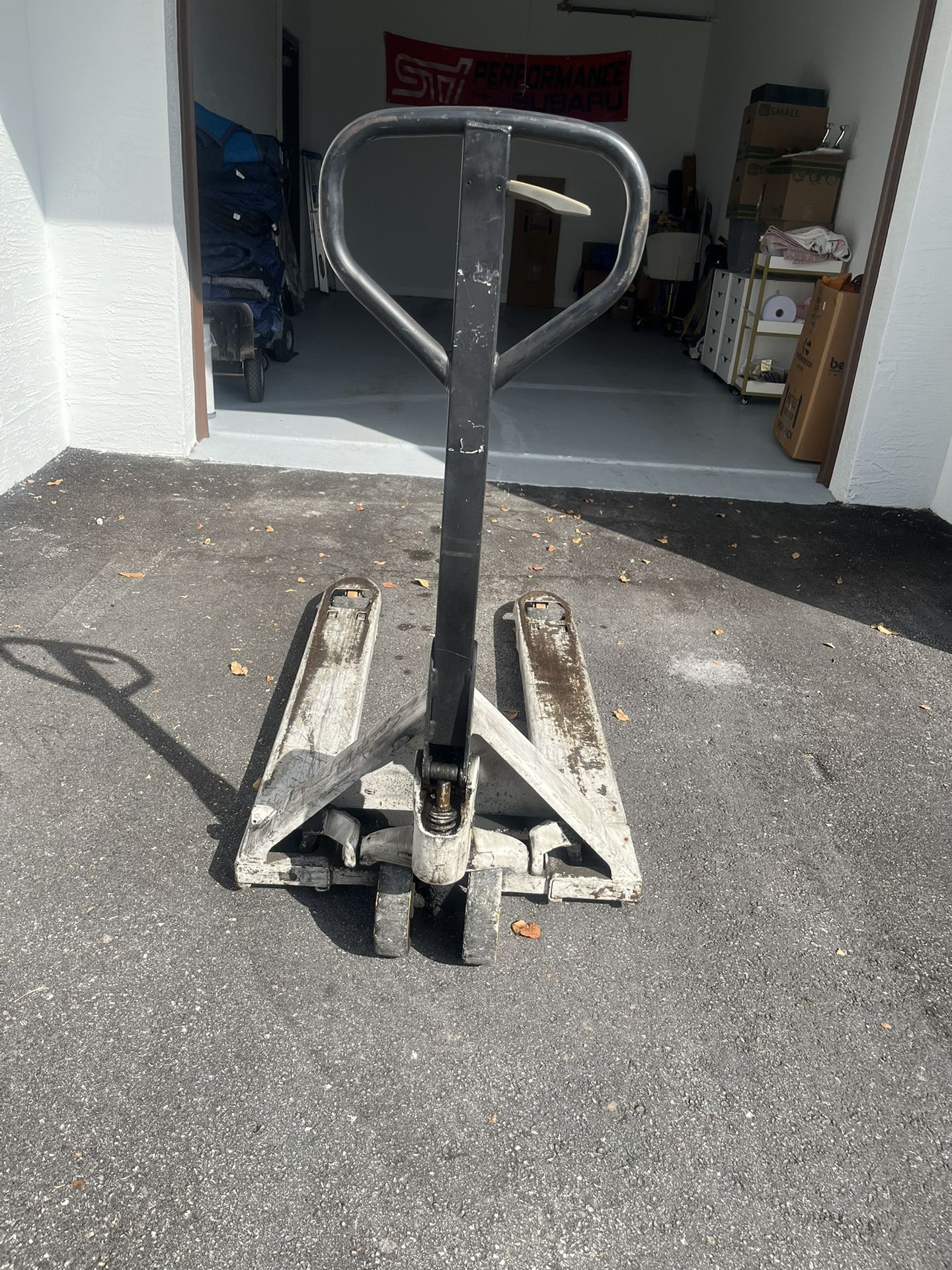 Pallet jack