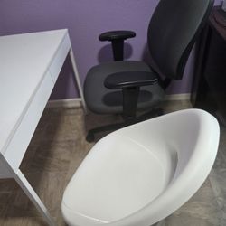 Office Desk And Chairs 
