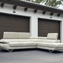  Sofa/Couch Sectional - Modern Design - Delivery Available 🚛