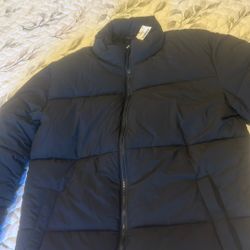 Chamarra Negra Nueva Talla XS .Está muy amplia 