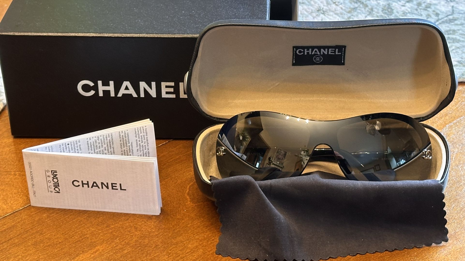 Vintage AUTHENTIC CHANEL Black Oversized Wrap Sunglasses – Made in Italy