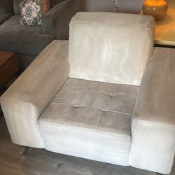 Oversized Chair Cream