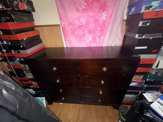 Dark Wood 6-Drawer Dresser