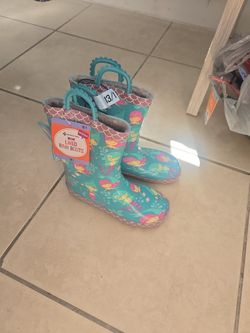 Brand New Girls Boots