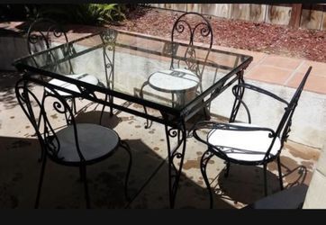 Vintage (50s/60s) Wrought Iron Table & Chairs