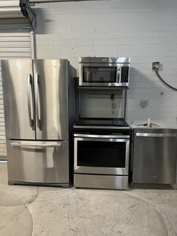 š„ Whirlpool 4-Piece Kitchen Appliance Set! š„