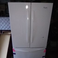 Whirlpool White 25.7 Cu Ft Refrigerator/Freezer 