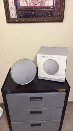 Onyx studio speaker 9