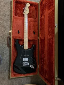 Fender Stratocaster, Fender Mustang GTX50, Akai MPK 249 Keyboard