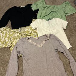Women’s tops bundle.
