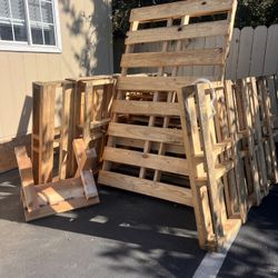 Free Hay- Wood Pallets