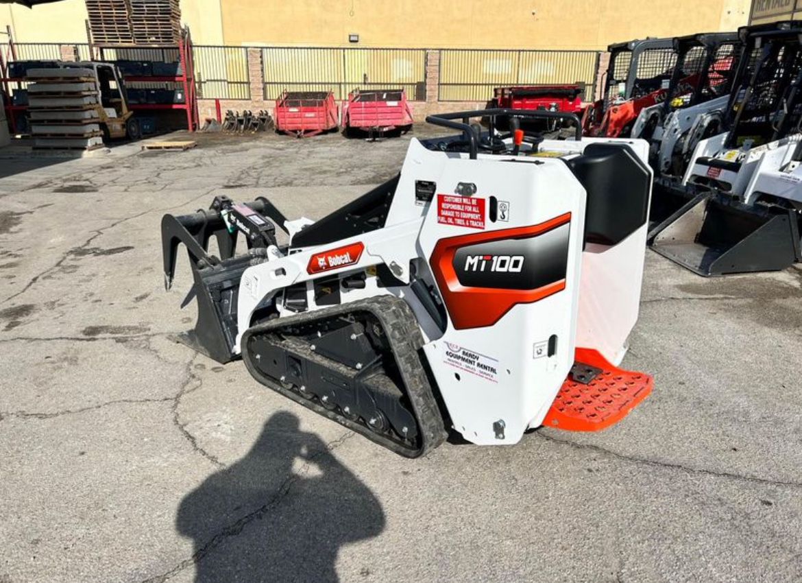 MT100 Bobcat Low Hours For Sell 