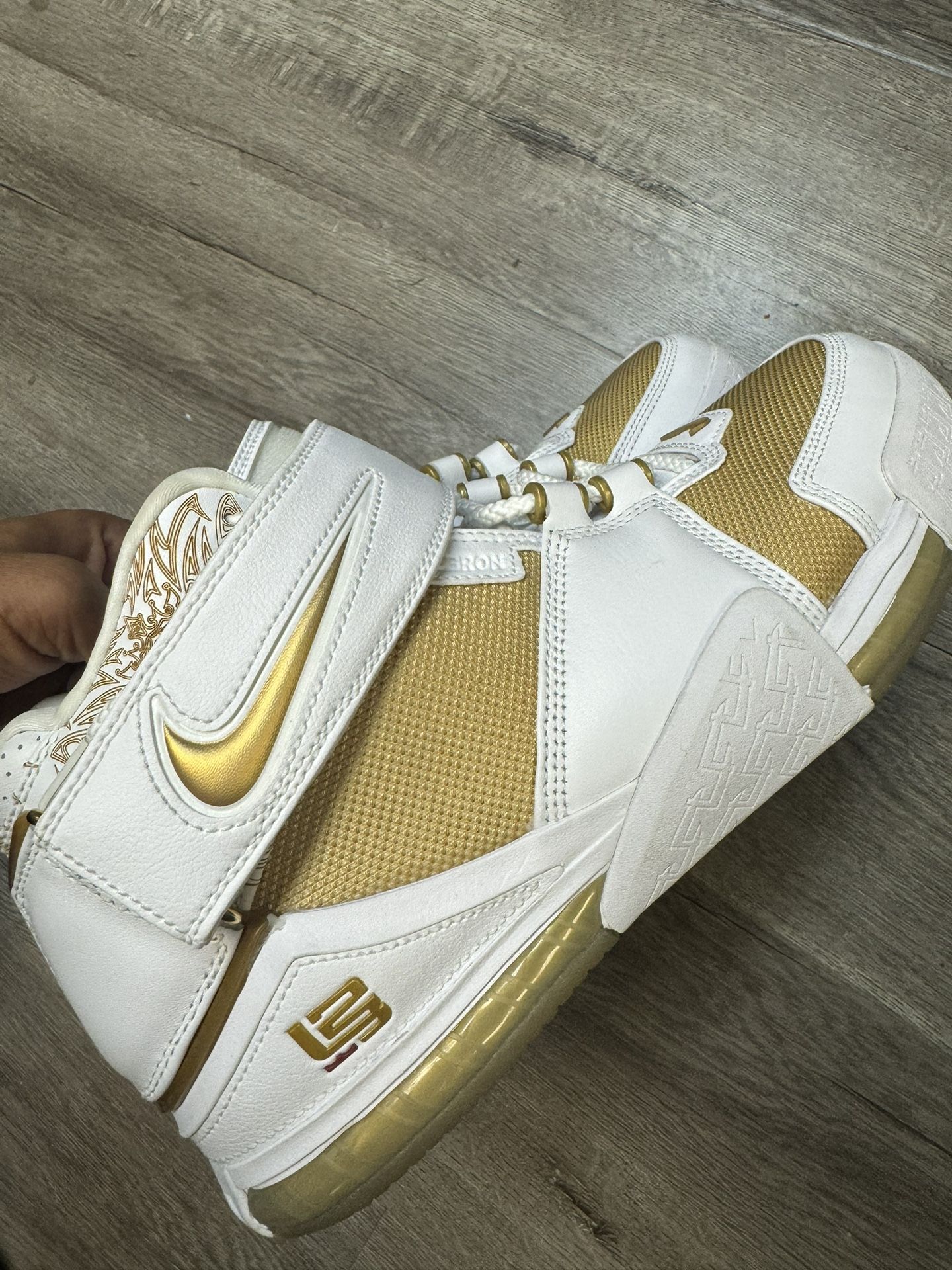 Nike Zoom LeBron II Maccabi White Metallic Gold
