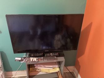 32” Samsung TV (no smart features)