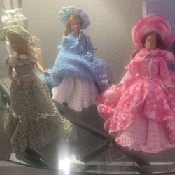 3 Vintage Barbies In Homemade Quilts 