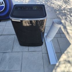 Frigidaire Portable AC Unit. 12000 BTU
