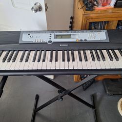 Yamaha Keyboard Piano 