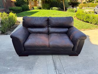 Love Seat - FREE