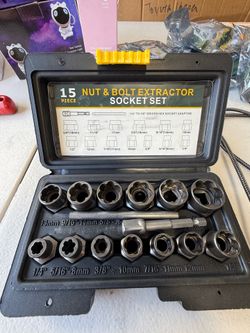 15 Piece Nut & Bolt Extractor Socket Set w/ Adaptor & Case